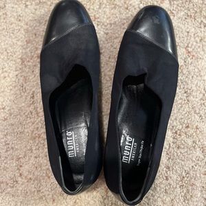 Munro Black 2” heels size 11WW fit like 11W